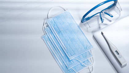 净利暴涨600%难挽颓势 稳健医疗股价深跌，市值蒸发300亿背后的行业变局